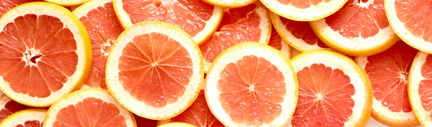 lose up of grapefruit slices