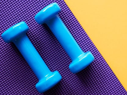 How to Stick to Your Fitness Goals + At Home Workout