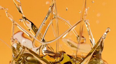 splash of oil